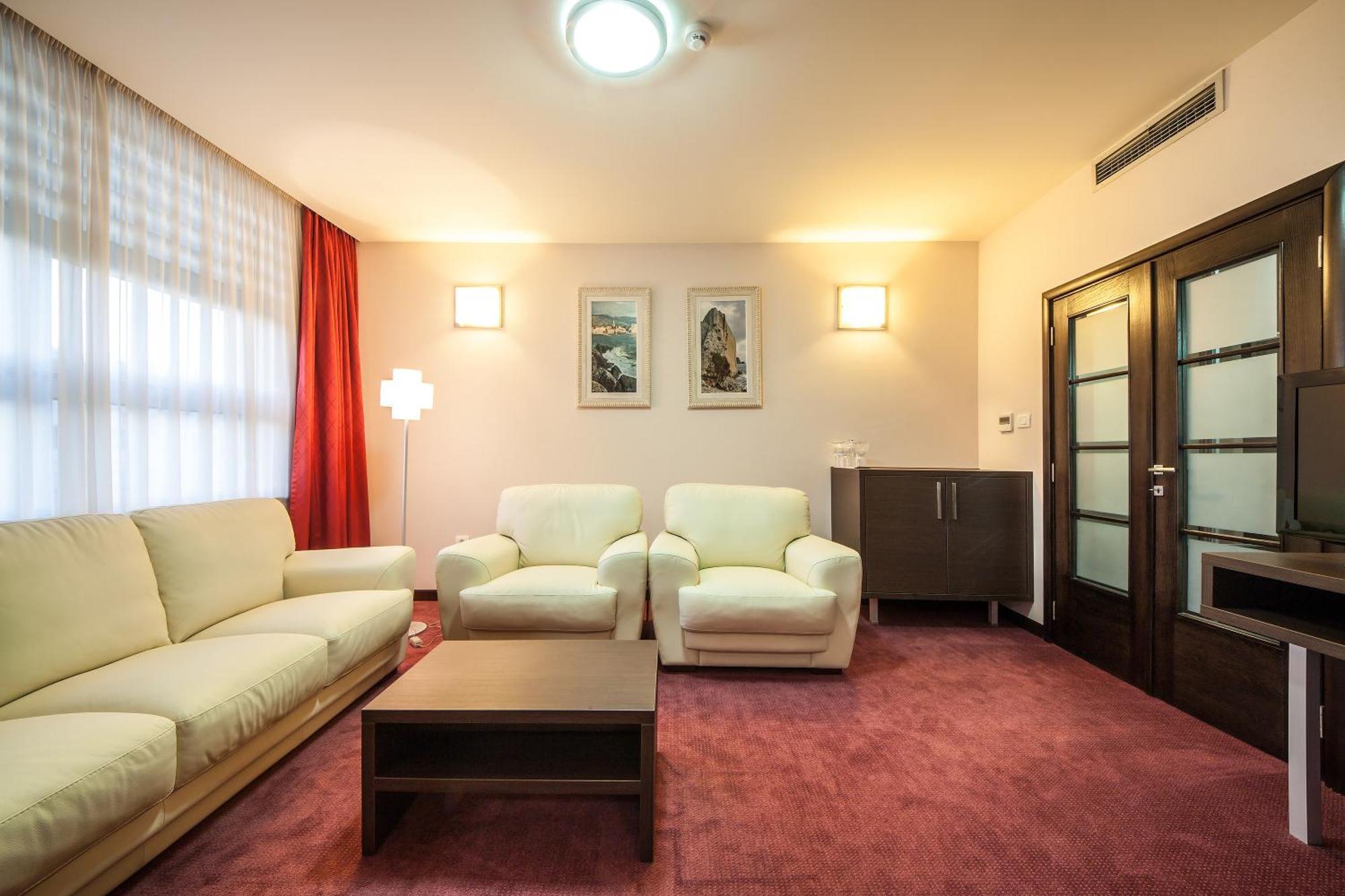 Hotel Terminus Podgoriţa Cameră foto