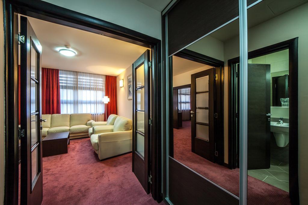 Hotel Terminus Podgoriţa Cameră foto
